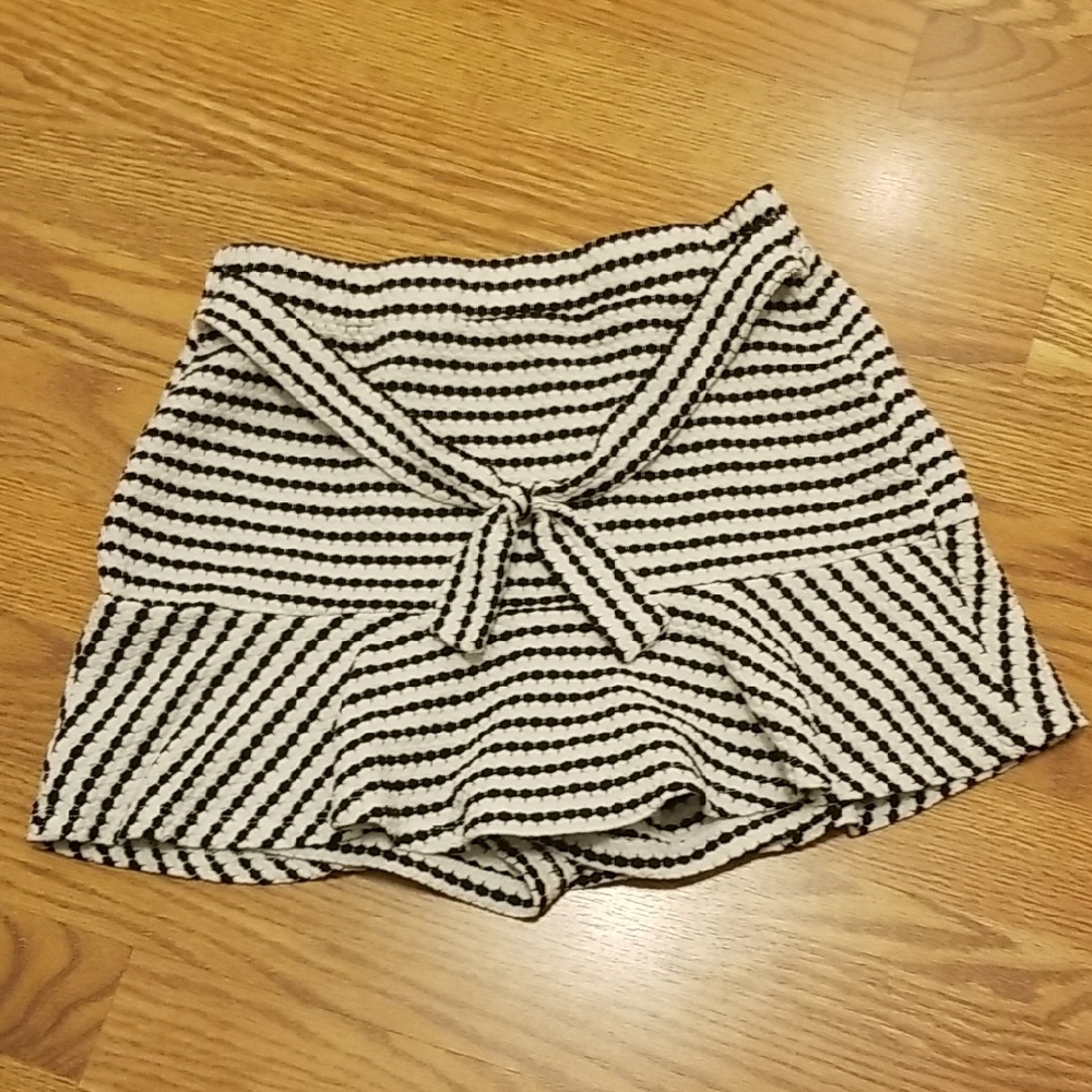 Zara Black and White Patterned Kid's Skorts